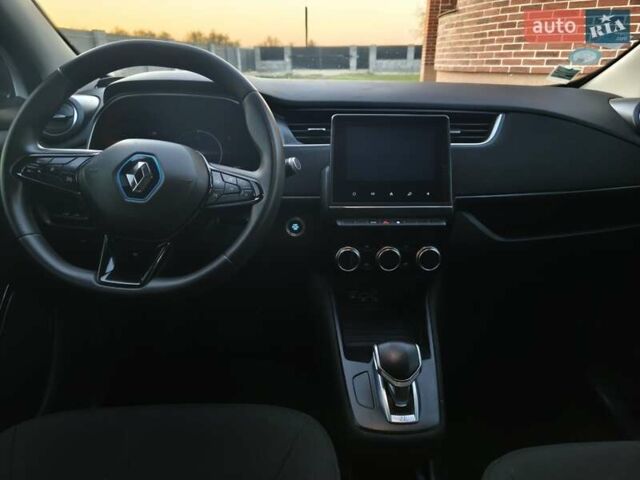 Білий Рено Зое, об'ємом двигуна 0 л та пробігом 98 тис. км за 10950 $, фото 30 на Automoto.ua