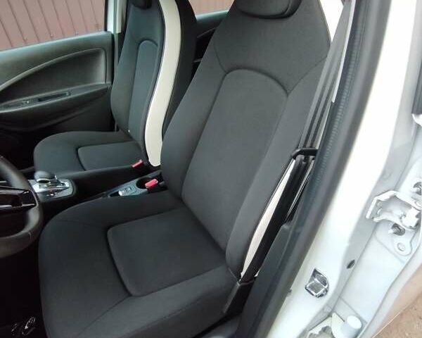 Рено Зое 2020 в Виннице на Automoto.ua Белый Рено Зое, объемом двигателя 0 л и пробегом 34 тыс. км за 13500 $, фото 31 на Automoto.ua