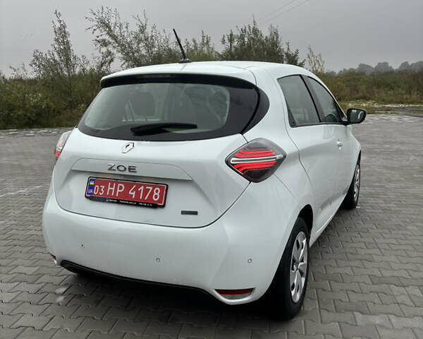 Белый Рено Зое, объемом двигателя 0 л и пробегом 15 тыс. км за 12700 $, фото 8 на Automoto.ua