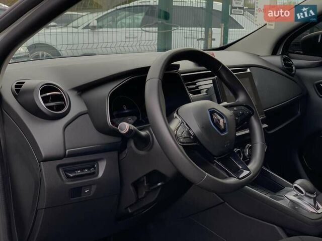 Белый Рено Зое, объемом двигателя 0 л и пробегом 44 тыс. км за 12499 $, фото 24 на Automoto.ua