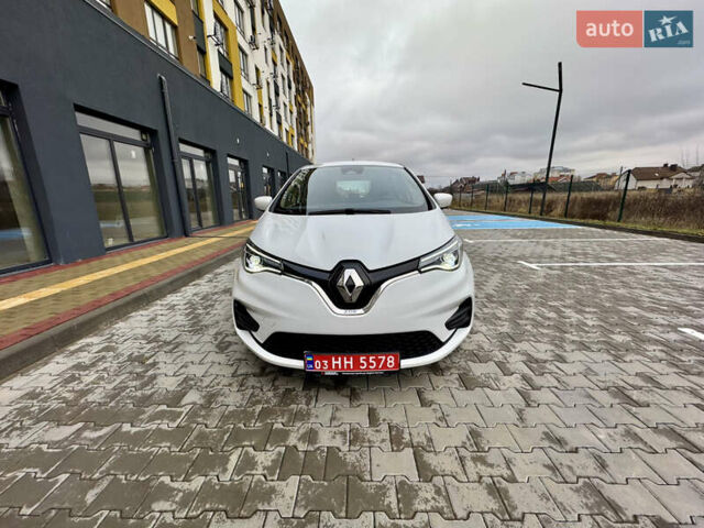Белый Рено Зое, объемом двигателя 0 л и пробегом 55 тыс. км за 13300 $, фото 2 на Automoto.ua