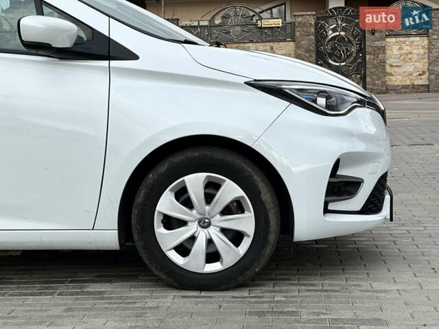 Белый Рено Зое, объемом двигателя 0 л и пробегом 106 тыс. км за 11400 $, фото 25 на Automoto.ua