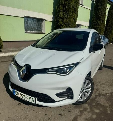 Белый Рено Зое, объемом двигателя 0 л и пробегом 75 тыс. км за 11300 $, фото 3 на Automoto.ua