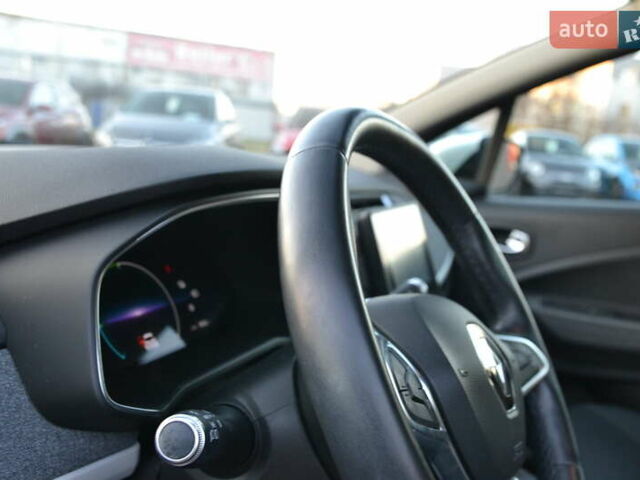 Белый Рено Зое, объемом двигателя 0 л и пробегом 50 тыс. км за 13999 $, фото 14 на Automoto.ua