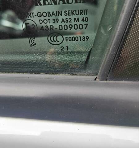 Белый Рено Зое, объемом двигателя 0 л и пробегом 51 тыс. км за 13300 $, фото 45 на Automoto.ua