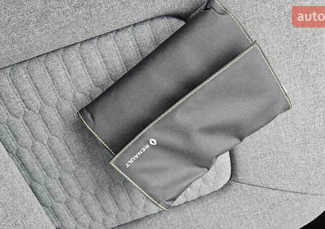 Белый Рено Зое, объемом двигателя 0 л и пробегом 51 тыс. км за 13300 $, фото 43 на Automoto.ua