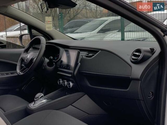 Білий Рено Зое, об'ємом двигуна 0 л та пробігом 124 тис. км за 11955 $, фото 31 на Automoto.ua