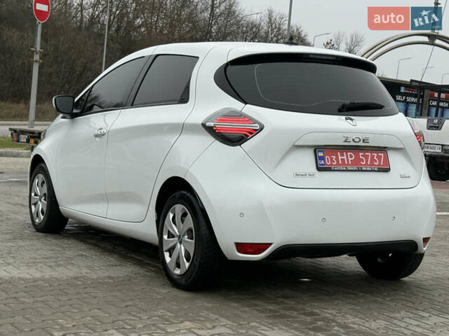 Белый Рено Зое, объемом двигателя 0 л и пробегом 49 тыс. км за 12900 $, фото 1 на Automoto.ua