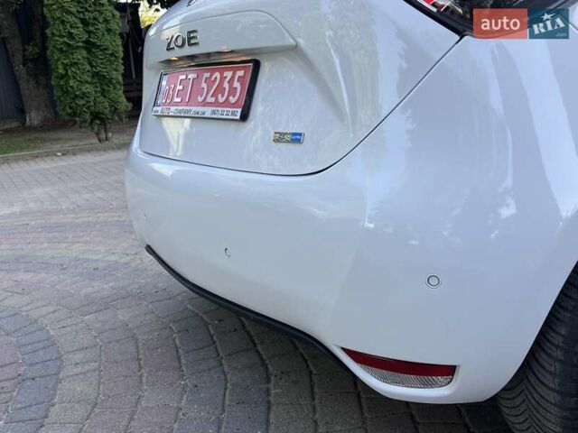 Белый Рено Зое, объемом двигателя 0 л и пробегом 70 тыс. км за 11999 $, фото 14 на Automoto.ua