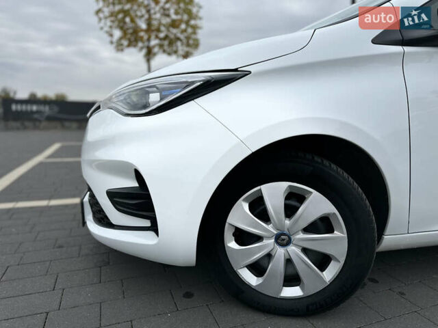 Рено Зое 2021 в Мукачеве на Automoto.ua Белый Рено Зое, объемом двигателя 0 л и пробегом 81 тыс. км за 11999 $, фото 75 на Automoto.ua