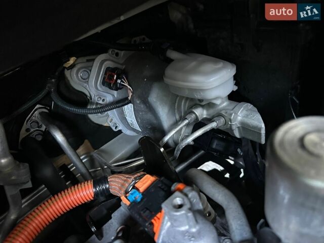 Білий Рено Зое, об'ємом двигуна 0 л та пробігом 80 тис. км за 13200 $, фото 45 на Automoto.ua