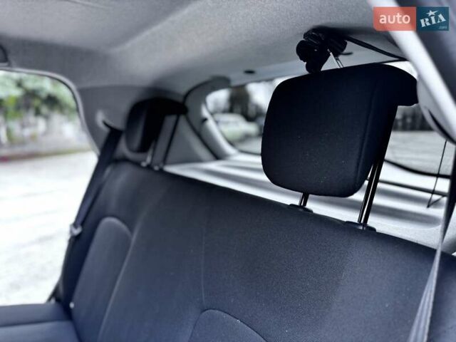 Рено Зое 2021 в Дрогобыче на Automoto.ua Белый Рено Зое, объемом двигателя 0 л и пробегом 55 тыс. км за 12900 $, фото 55 на Automoto.ua