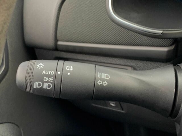 Белый Рено Зое, объемом двигателя 0 л и пробегом 90 тыс. км за 12999 $, фото 19 на Automoto.ua