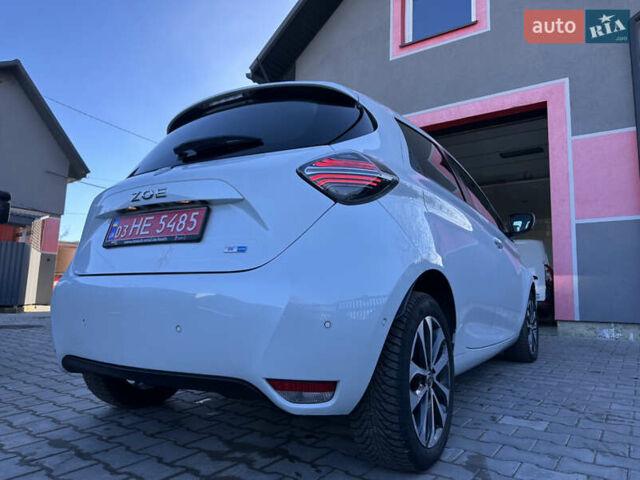 Белый Рено Зое, объемом двигателя 0 л и пробегом 81 тыс. км за 14200 $, фото 6 на Automoto.ua