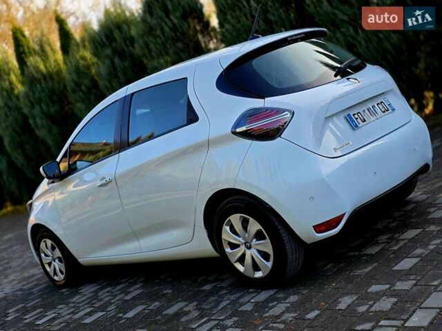 Белый Рено Зое, объемом двигателя 0 л и пробегом 57 тыс. км за 12700 $, фото 13 на Automoto.ua