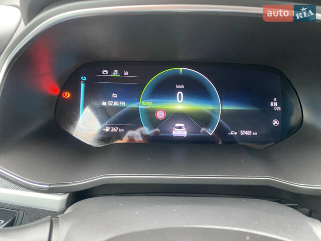 Белый Рено Зое, объемом двигателя 0 л и пробегом 57 тыс. км за 11900 $, фото 9 на Automoto.ua