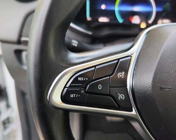 Белый Рено Зое, объемом двигателя 0 л и пробегом 53 тыс. км за 12300 $, фото 18 на Automoto.ua