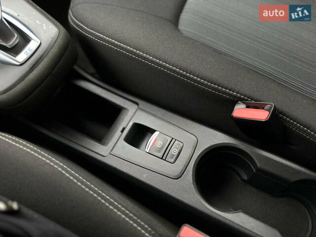 Рено Зое 2021 в Мукачеве на Automoto.ua Белый Рено Зое, объемом двигателя 0 л и пробегом 81 тыс. км за 11999 $, фото 33 на Automoto.ua