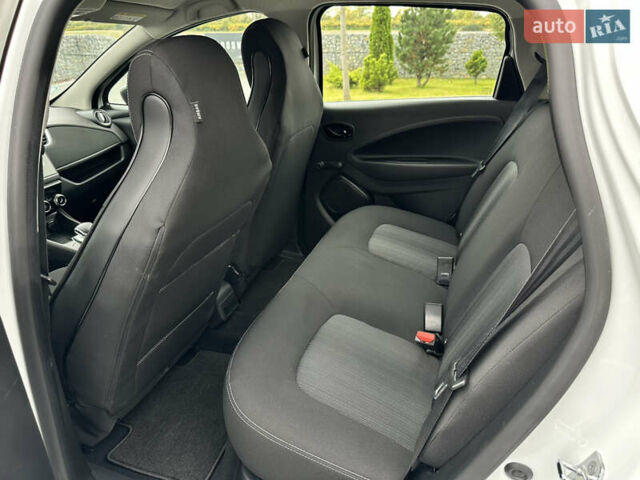 Рено Зое 2021 в Мукачеве на Automoto.ua Белый Рено Зое, объемом двигателя 0 л и пробегом 81 тыс. км за 11999 $, фото 51 на Automoto.ua