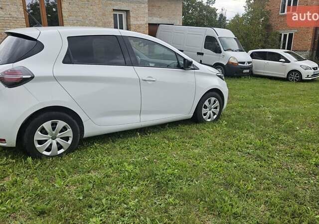 Белый Рено Зое, объемом двигателя 0 л и пробегом 51 тыс. км за 13300 $, фото 15 на Automoto.ua