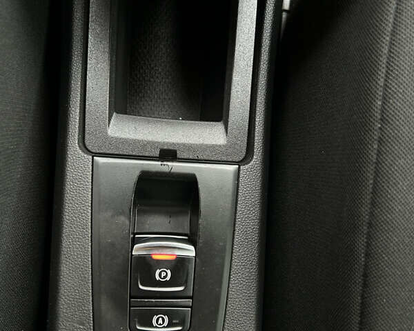 Белый Рено Зое, объемом двигателя 0 л и пробегом 95 тыс. км за 11650 $, фото 59 на Automoto.ua