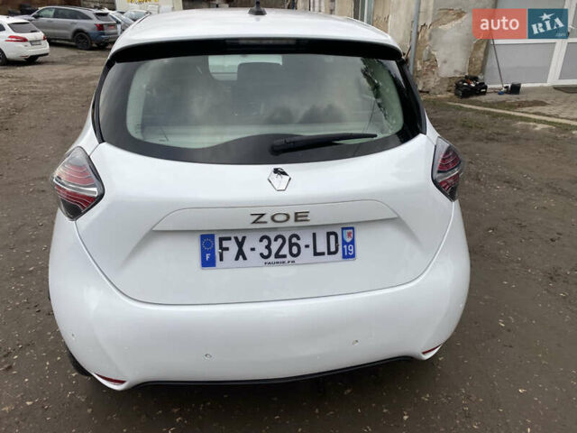 Белый Рено Зое, объемом двигателя 0 л и пробегом 57 тыс. км за 11900 $, фото 5 на Automoto.ua