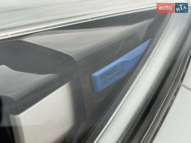 Белый Рено Зое, объемом двигателя 0 л и пробегом 52 тыс. км за 12999 $, фото 49 на Automoto.ua