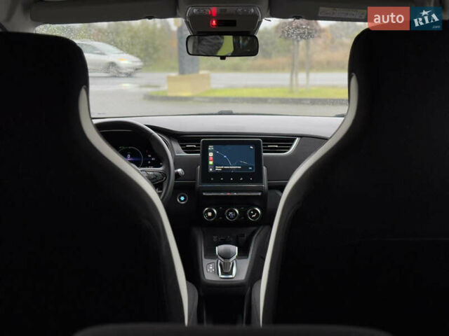 Белый Рено Зое, объемом двигателя 0 л и пробегом 80 тыс. км за 12450 $, фото 25 на Automoto.ua