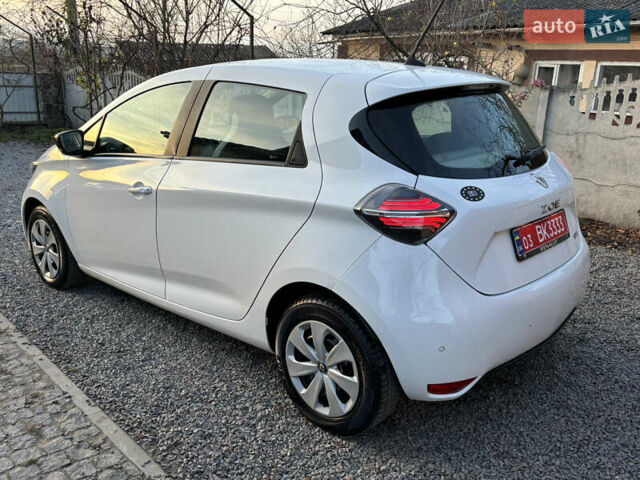 Белый Рено Зое, объемом двигателя 0 л и пробегом 29 тыс. км за 11999 $, фото 3 на Automoto.ua