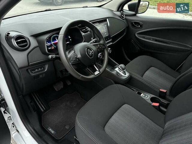 Білий Рено Зое, об'ємом двигуна 0 л та пробігом 49 тис. км за 12500 $, фото 19 на Automoto.ua