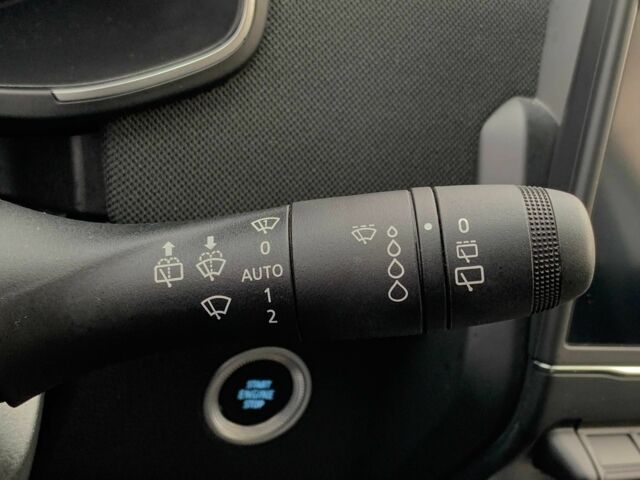 Белый Рено Зое, объемом двигателя 0 л и пробегом 90 тыс. км за 12999 $, фото 20 на Automoto.ua