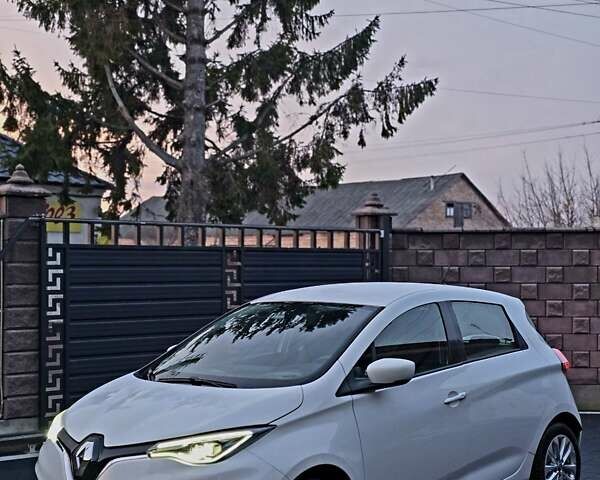 Белый Рено Зое, объемом двигателя 0 л и пробегом 16 тыс. км за 12999 $, фото 46 на Automoto.ua