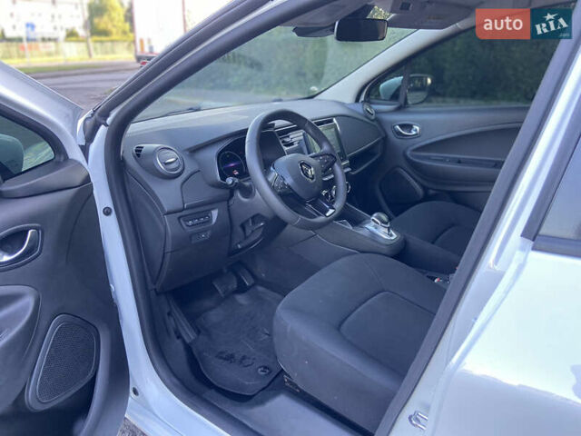 Белый Рено Зое, объемом двигателя 0 л и пробегом 125 тыс. км за 11500 $, фото 9 на Automoto.ua
