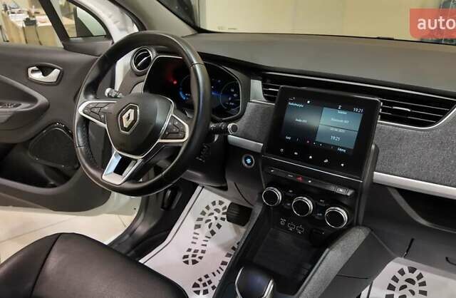 Білий Рено Зое, об'ємом двигуна 0 л та пробігом 23 тис. км за 14900 $, фото 19 на Automoto.ua