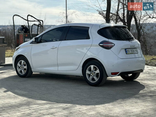 Белый Рено Зое, объемом двигателя 0 л и пробегом 25 тыс. км за 12300 $, фото 10 на Automoto.ua