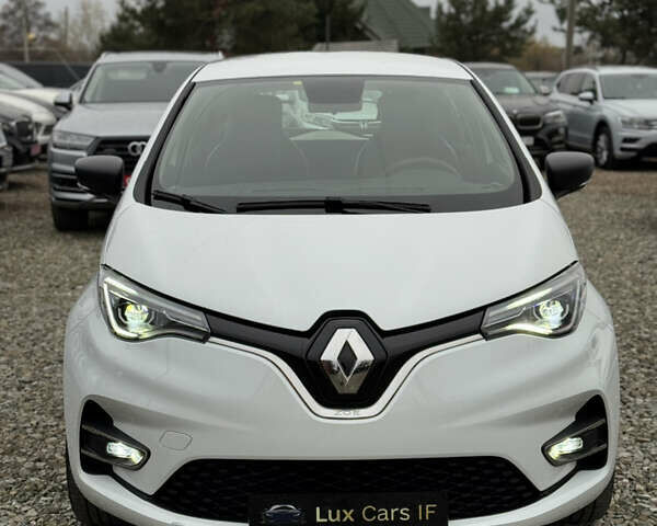 Белый Рено Зое, объемом двигателя 0 л и пробегом 74 тыс. км за 12300 $, фото 34 на Automoto.ua