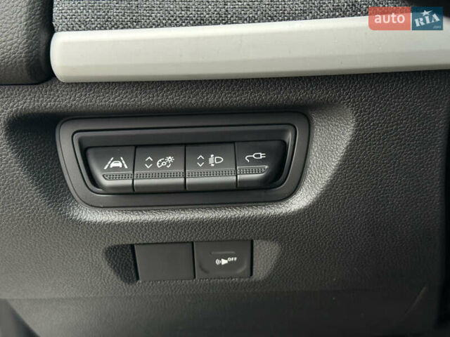 Белый Рено Зое, объемом двигателя 0 л и пробегом 52 тыс. км за 12999 $, фото 18 на Automoto.ua