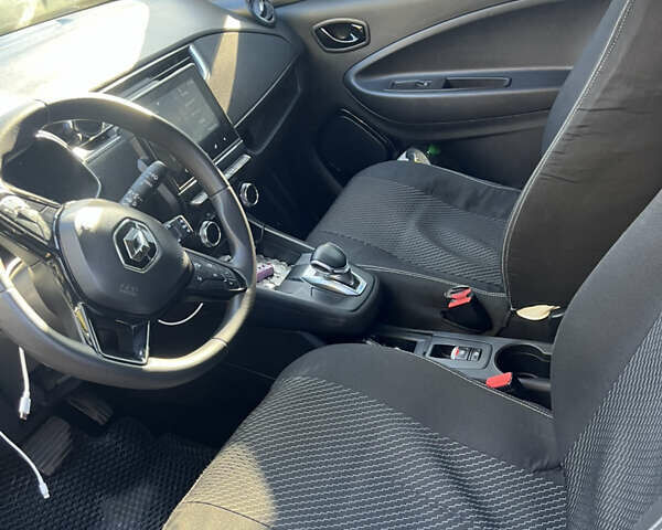 Рено Зое 2021 в Черновцах на Automoto.ua Белый Рено Зое, объемом двигателя 0 л и пробегом 124 тыс. км за 12300 $, фото 4 на Automoto.ua