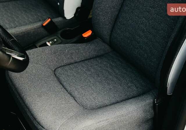 Белый Рено Зое, объемом двигателя 0 л и пробегом 36 тыс. км за 14200 $, фото 16 на Automoto.ua