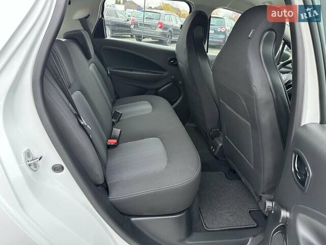Білий Рено Зое, об'ємом двигуна 0 л та пробігом 49 тис. км за 12500 $, фото 15 на Automoto.ua