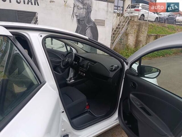 Белый Рено Зое, объемом двигателя 0 л и пробегом 82 тыс. км за 11600 $, фото 16 на Automoto.ua