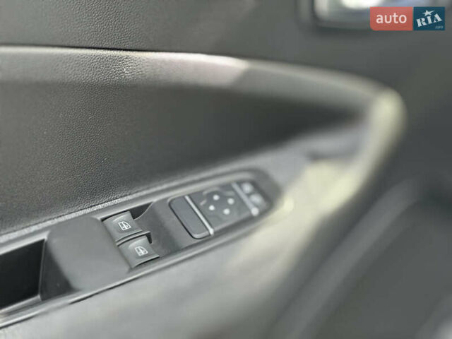 Белый Рено Зое, объемом двигателя 0 л и пробегом 25 тыс. км за 12300 $, фото 34 на Automoto.ua
