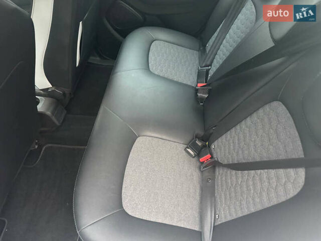 Белый Рено Зое, объемом двигателя 0 л и пробегом 38 тыс. км за 11900 $, фото 15 на Automoto.ua