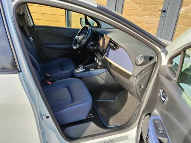 Білий Рено Зое, об'ємом двигуна 0 л та пробігом 14 тис. км за 4500 $, фото 5 на Automoto.ua