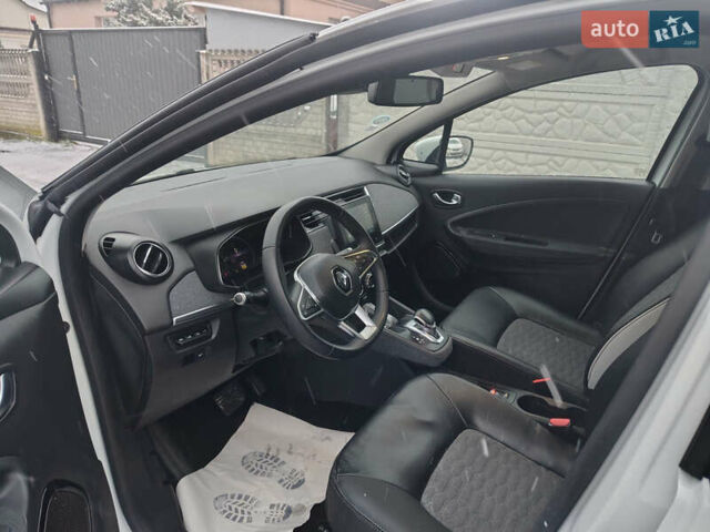 Белый Рено Зое, объемом двигателя 0 л и пробегом 50 тыс. км за 11999 $, фото 14 на Automoto.ua