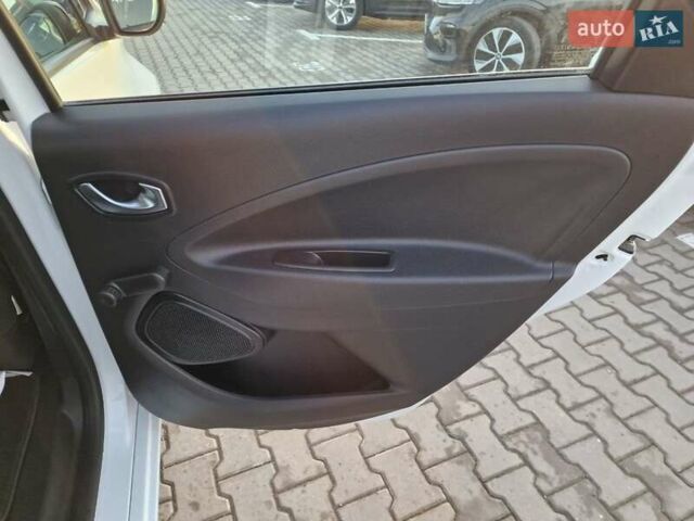 Білий Рено Зое, об'ємом двигуна 0 л та пробігом 30 тис. км за 12900 $, фото 40 на Automoto.ua