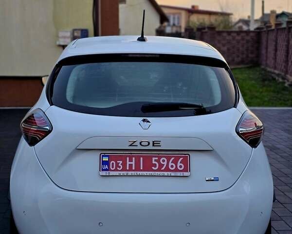 Белый Рено Зое, объемом двигателя 0 л и пробегом 16 тыс. км за 12999 $, фото 17 на Automoto.ua