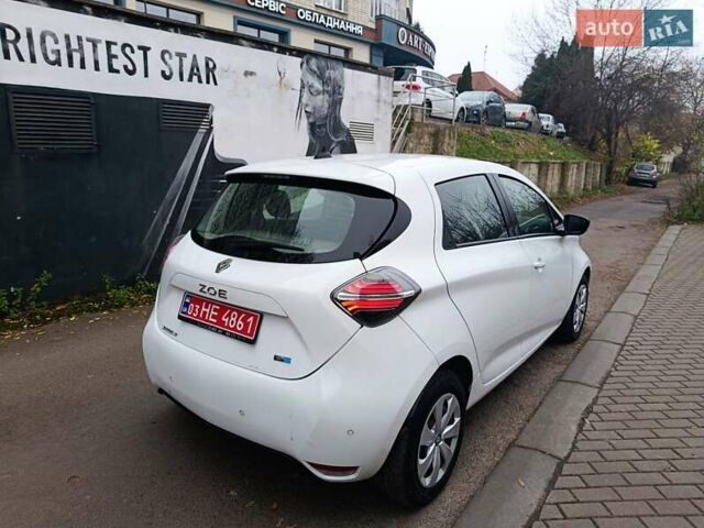 Белый Рено Зое, объемом двигателя 0 л и пробегом 82 тыс. км за 11600 $, фото 5 на Automoto.ua
