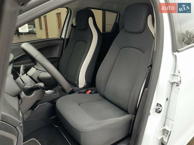 Білий Рено Зое, об'ємом двигуна 0 л та пробігом 124 тис. км за 11955 $, фото 24 на Automoto.ua