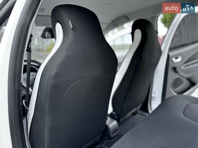 Рено Зое 2021 в Дрогобыче на Automoto.ua Белый Рено Зое, объемом двигателя 0 л и пробегом 55 тыс. км за 12900 $, фото 50 на Automoto.ua